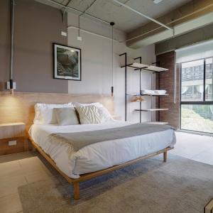 Cozy and Bright Studio Loft in Central Laureles