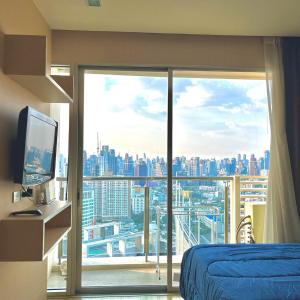Super City View Room, Swimming Pool,Gym,150m walk to BTS
