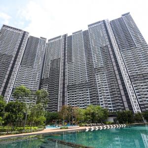 Stylish M Vertica 4 Bedroom Walk to MRT Velocity Mall