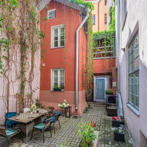 Tallinn Old Town silent garden House