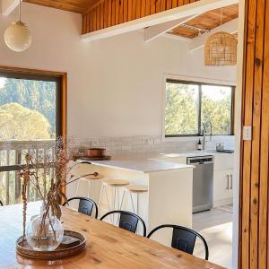 The Treehouse - a home with stunning rural views