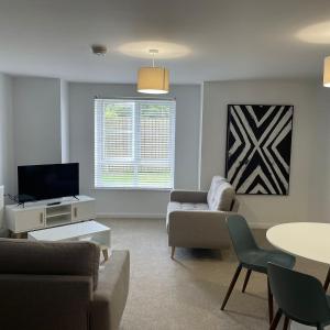 Newly Refurbished Large Apartment With Huge Garden