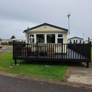 Tranquil Lodge Retreat in Scunthorpe Countryside