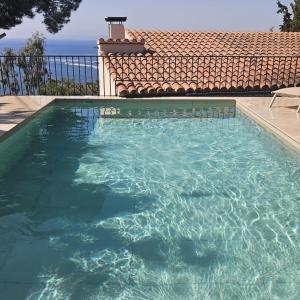 Villa de ensueño con piscina y encanto mediterráneo - ES-258-91