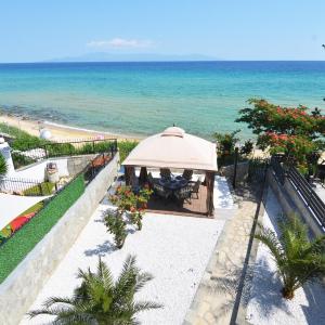 ANTONIO's BEACH HOUSE
