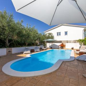 Gorgeous Apartment In Kastel Stari