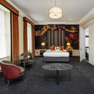 Albany Hotel