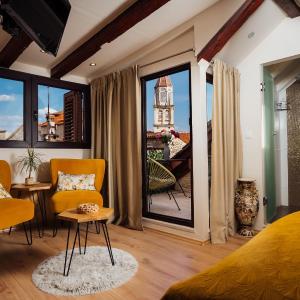 Old town Villa TROGIR STARS with free parking
