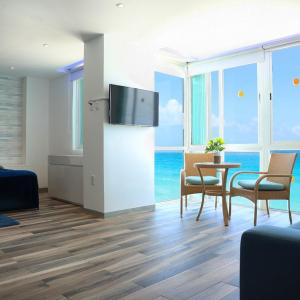 Wake Up & Sleep to Ocean Waves