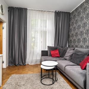 City center 2 bed flat with free parking