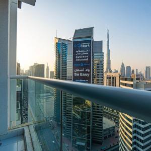 Venetian - Luxe Living 1 BR with Stunning Sky Line Views