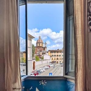 Art gallery and charming home in San Frediano