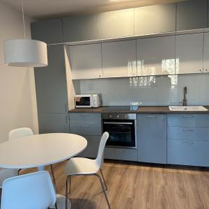 New Cozy Free Parking apartment