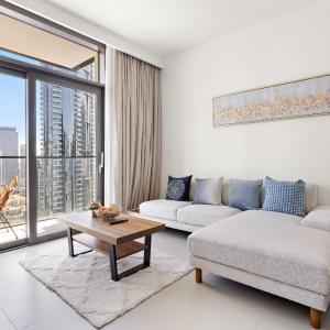 Stunning 1-Bedroom With Burj Khalifa and Fountain Views