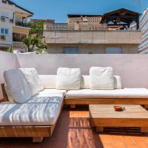Large Terrace Apartment -Near Beach -Torremolinos By Budha