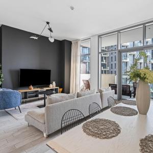 Chic City Escape - 2BR Plus Guest Room at Atria, Business Bay