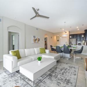 15 min from Disney World ChampionsGate Resort TownHouse with Club House Pools Water Park Gym