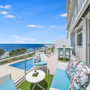 Steps to Kings Beach, absolute beachfront & big balcony
