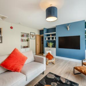 Station Street Apartment