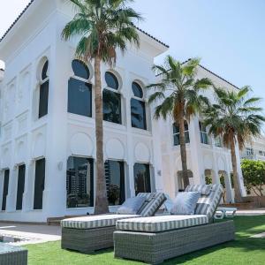 Luxury Palm Villa with direct private beach access