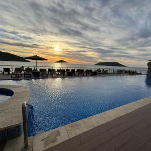 Pie de playa tramonto beach tower