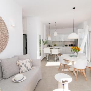 eleni luxury apartment