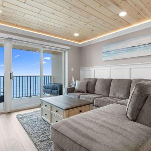 Spectacular Oceanfront Penthouse - Unit 1204