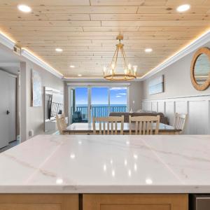 Spectacular Oceanfront Penthouse - Unit 1203