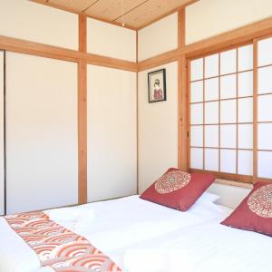 Easy Access to Ueno Asakusa Airport 2 Showers 2 Toilets