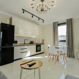 Tirana Hideaways 2 , Stunning view & Parking