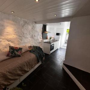 Cozy apartment in quiet neighborhood
