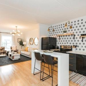 Two Condos on Music Row that Sleeps 14 with POOL and Parking