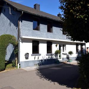 Holiday home for 8 people in Butgenbach