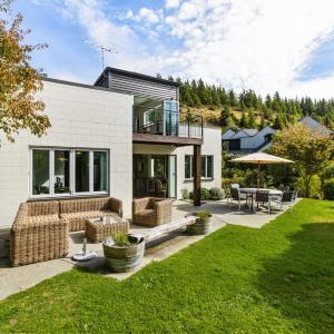 Lakeside Serenity Wanaka