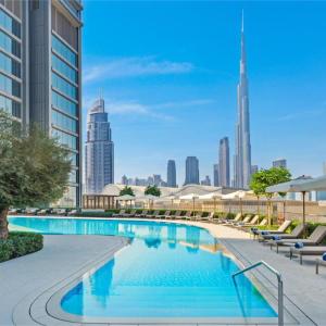 Luxurious 1BR Dubai Mall Burj Khalifa View pool