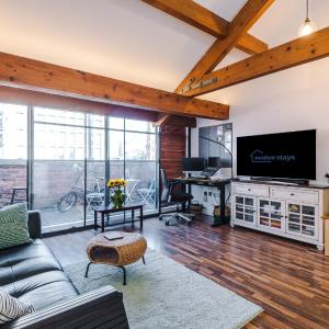 Central MCR 2BR 2BA, Workspace, WiFi, Full Kitchen