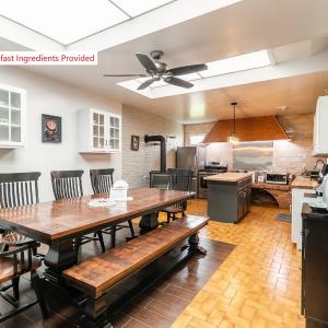 Beautiful home, a few minutes to the waterfall and attractions