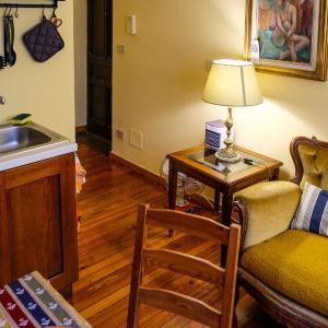 Charming Studio in early 1900s building central & quiet