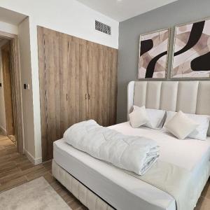 Stylish 1BR Loft TH in Rukan