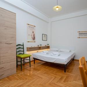 Comfy Apartment In Exarchia Vibrant Neighborhood
