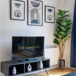 Modern 1 Bedroom Flat, Close to Broad Street