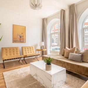 Sanders Noble - Fantastic 5-Bdr Apt in the Capital