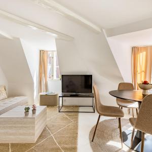 Sanders Admiral - Cosy 1-Bdr Apt