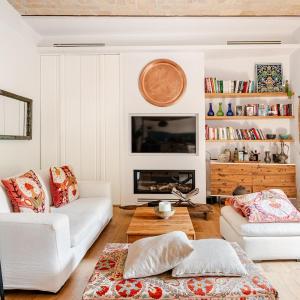 Refined two-bedrooms Roman Residence