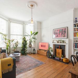 GuestReady - Serene Garden Flat near London Parks