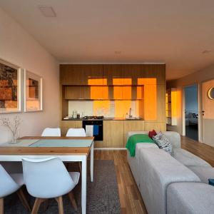 Old Town 3BR Apartment with Castle Views