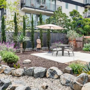 1 Mi to Dtwn LA Artists Retreat with Zen Garden