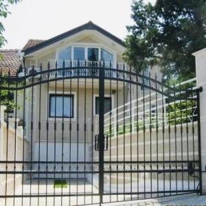 An excellent house for rent in quiet area