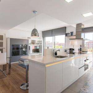 Glorious Sunny penthouse near the beach