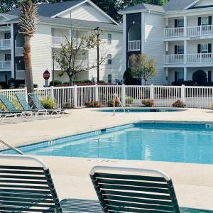Gorgeous condo at River Oaks golf grounds